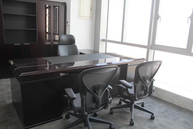 总经理室 · Freedom（世界上最聪明的） · aeron（世界上最舒服的）椅子