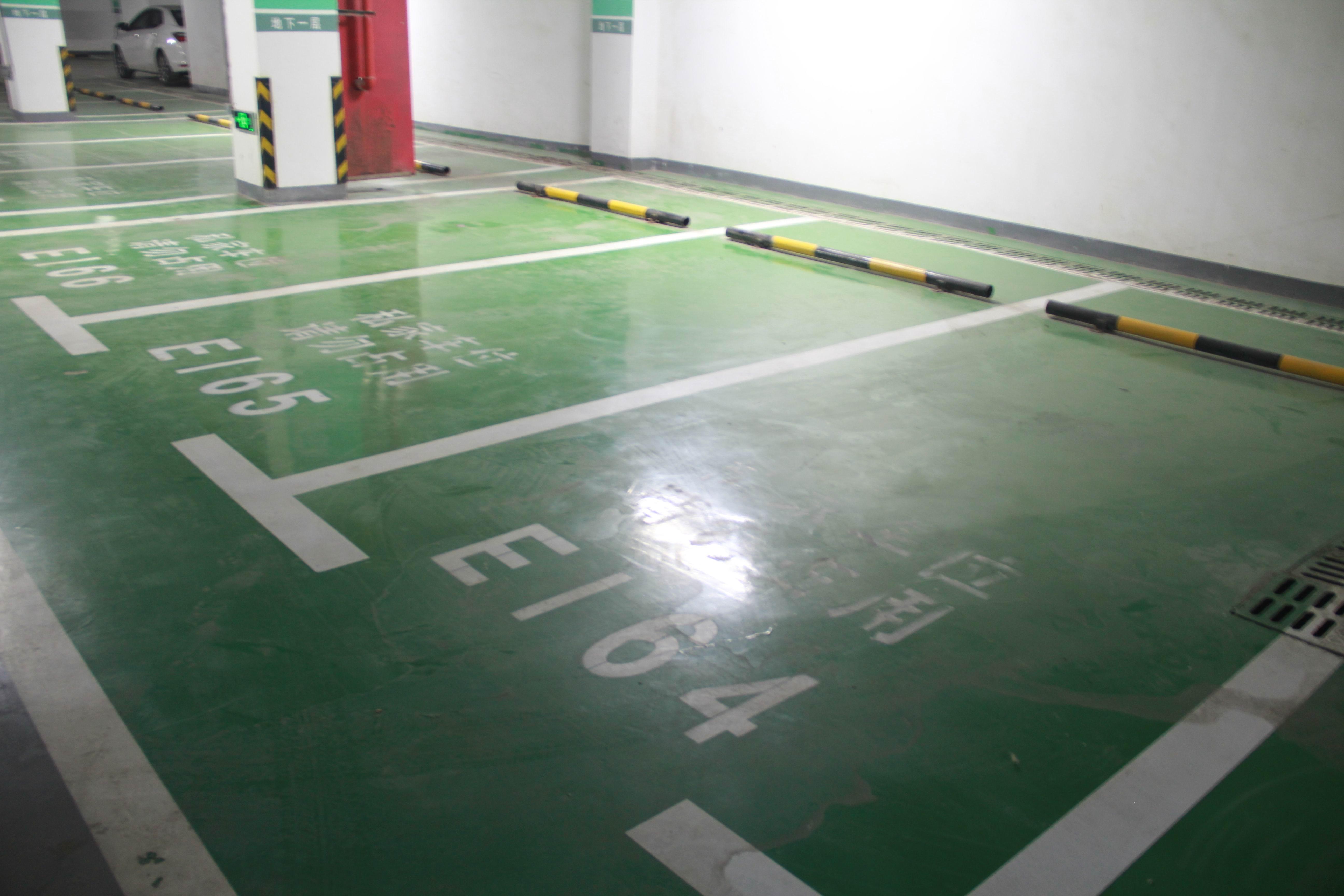 产权车位，地下直通办公室，自由预约使用。