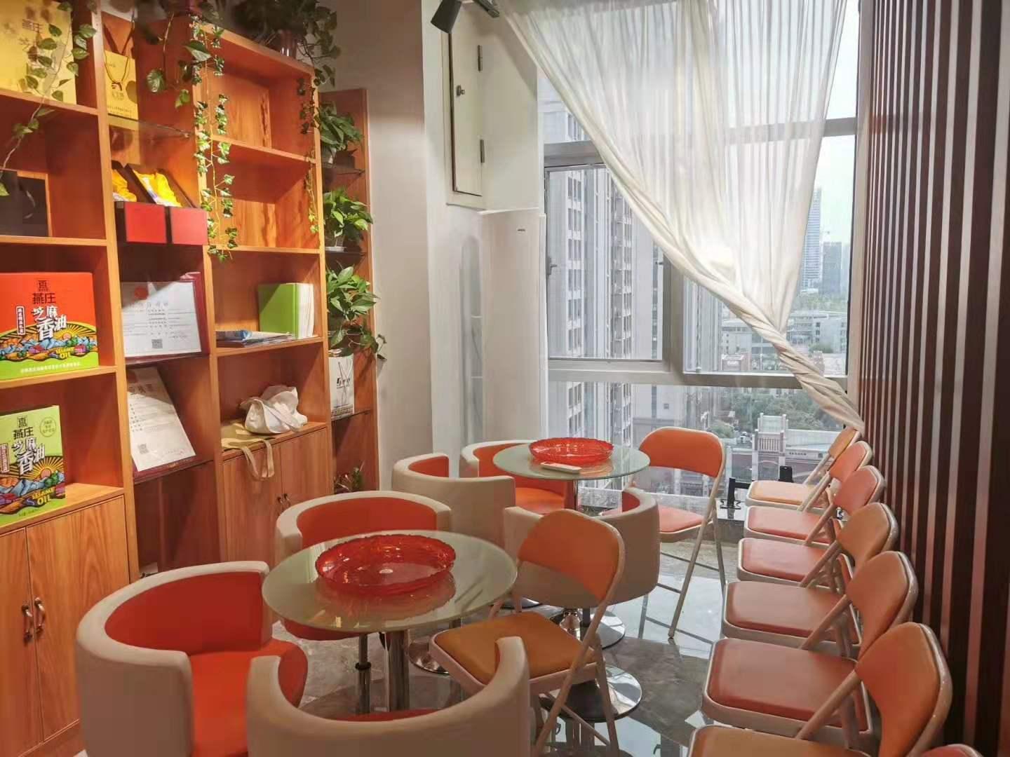 地铁1号线万年埠D出口110平