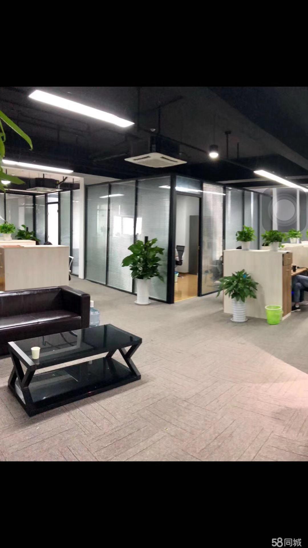 中央精装交通方便商业配套齐全