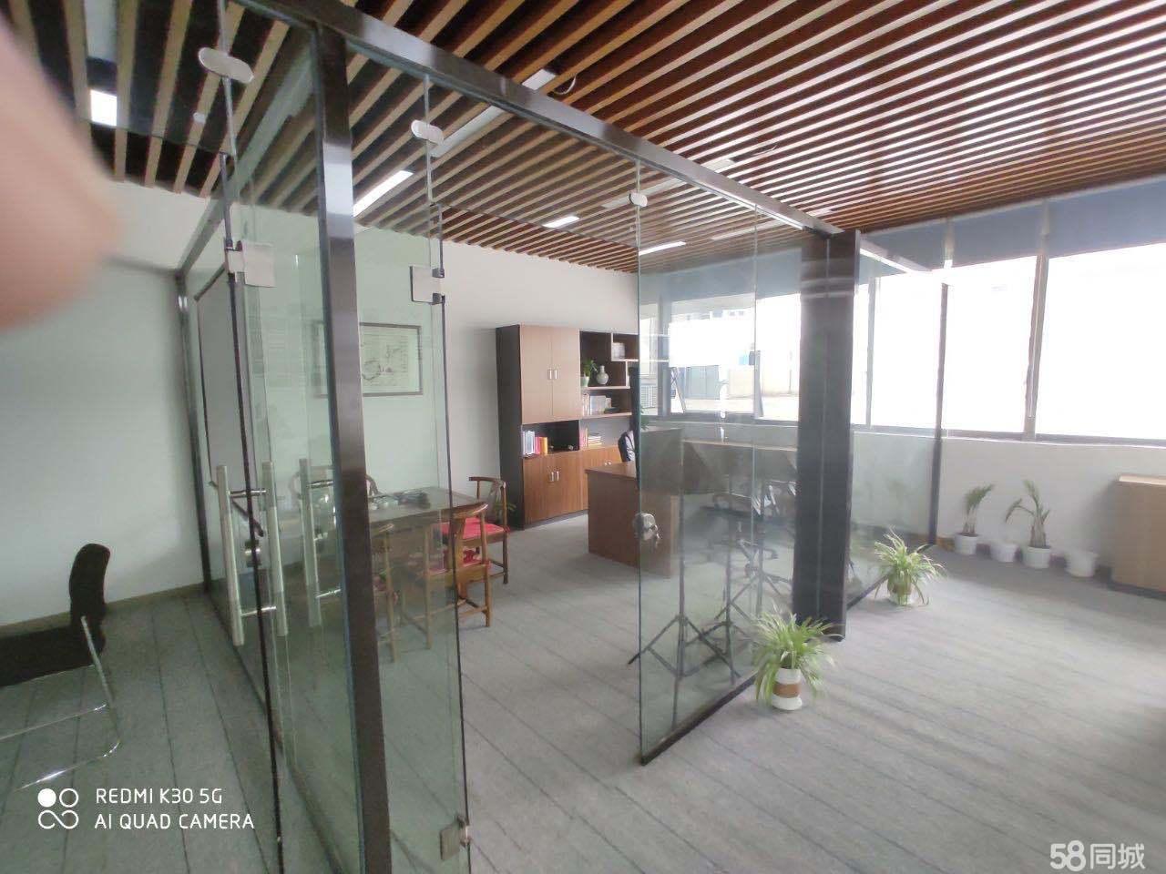 绿地精装交通方便好招人