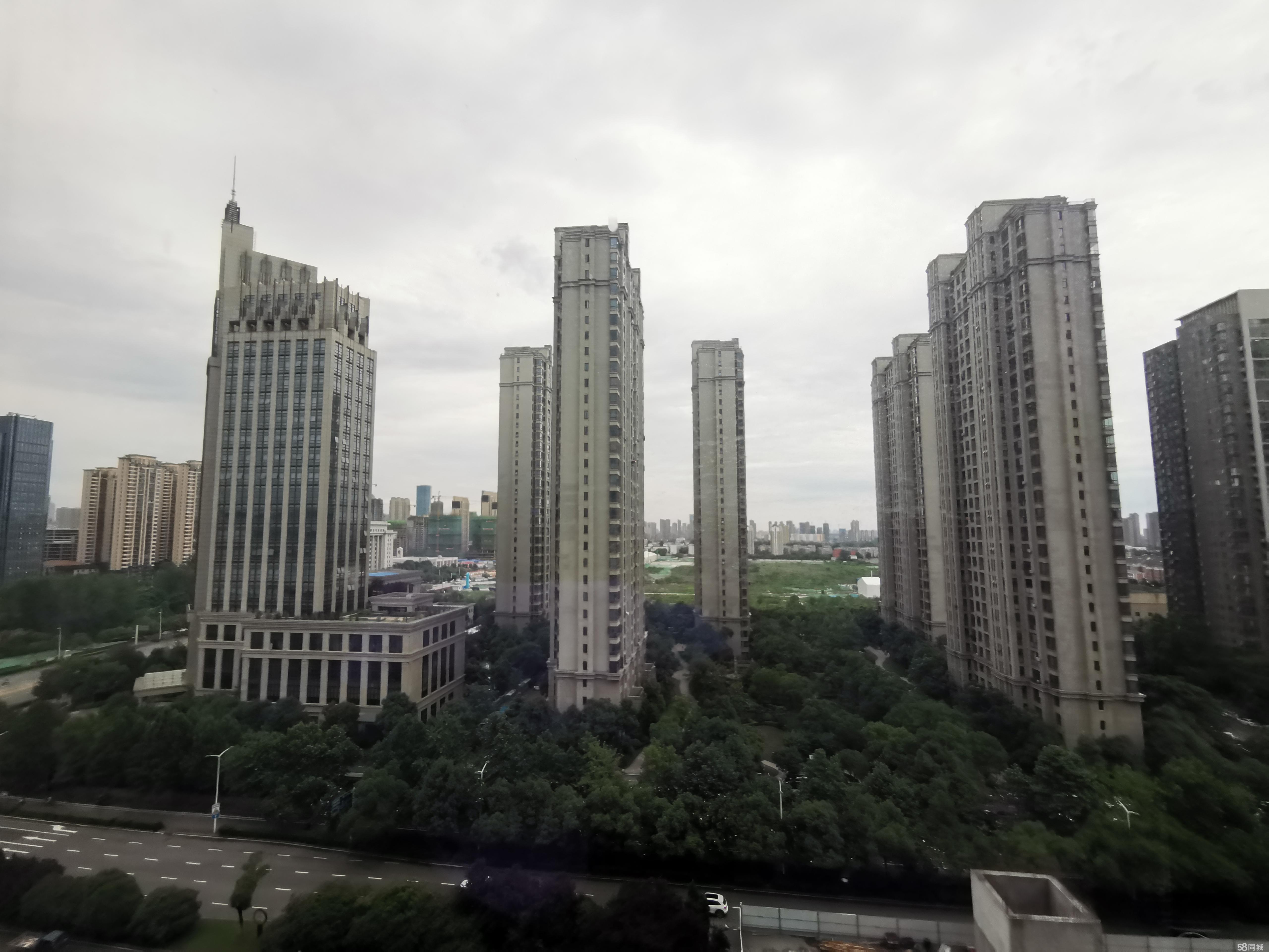 新地精装带家具格局好超大业务区