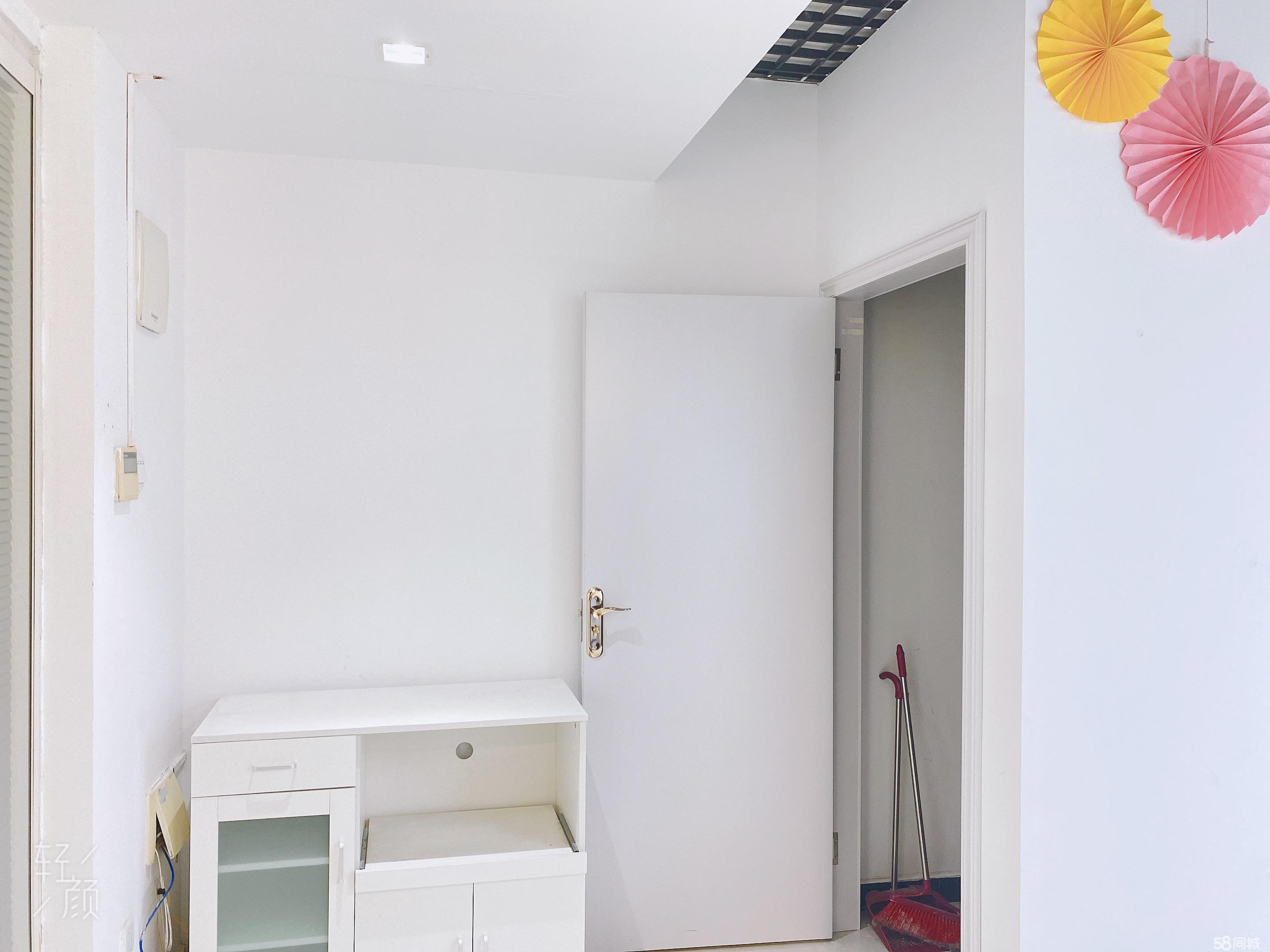 蔚蓝商务精装家具齐全可观天鹅湖