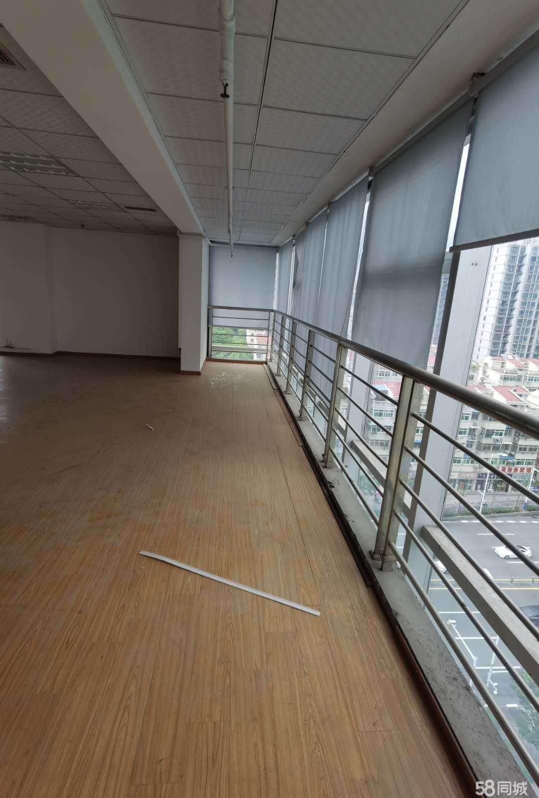 财富广场精装停车方便随时看房