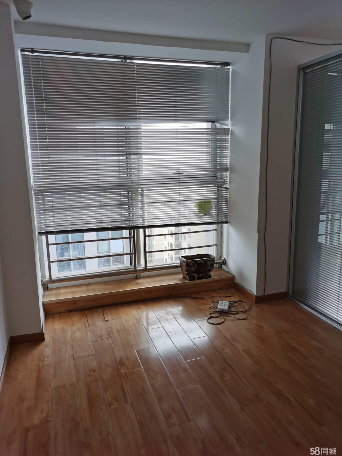 财富广场交通便利随时看房