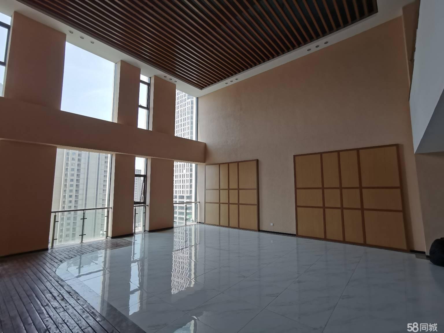 利港银河商业配套全景落地窗