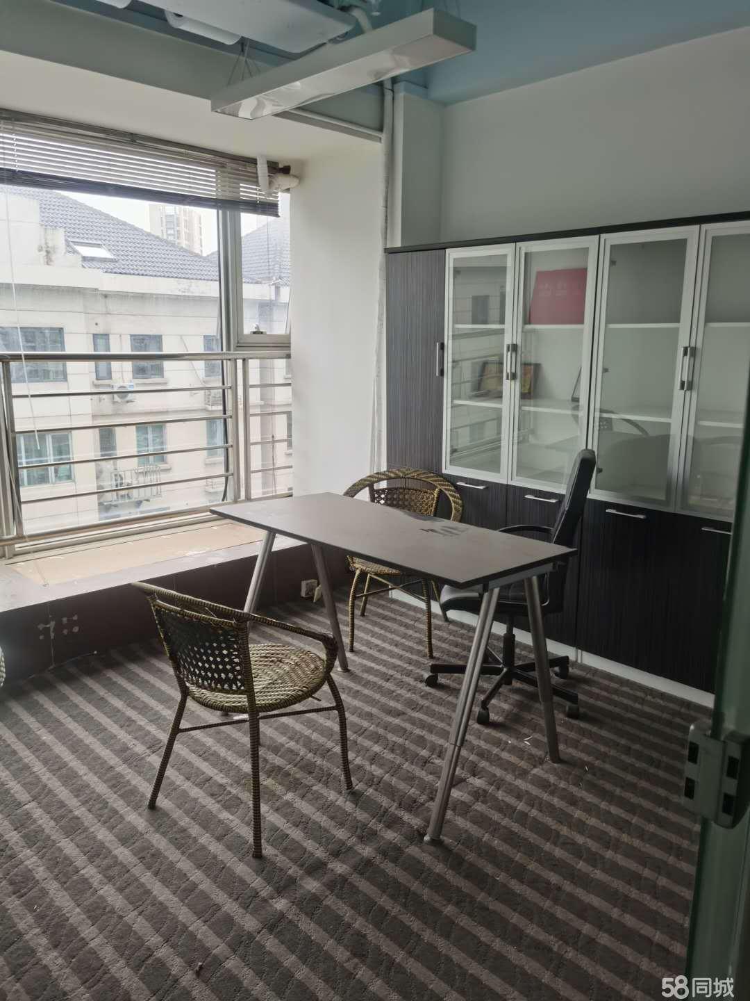 财富广场精装交通便利