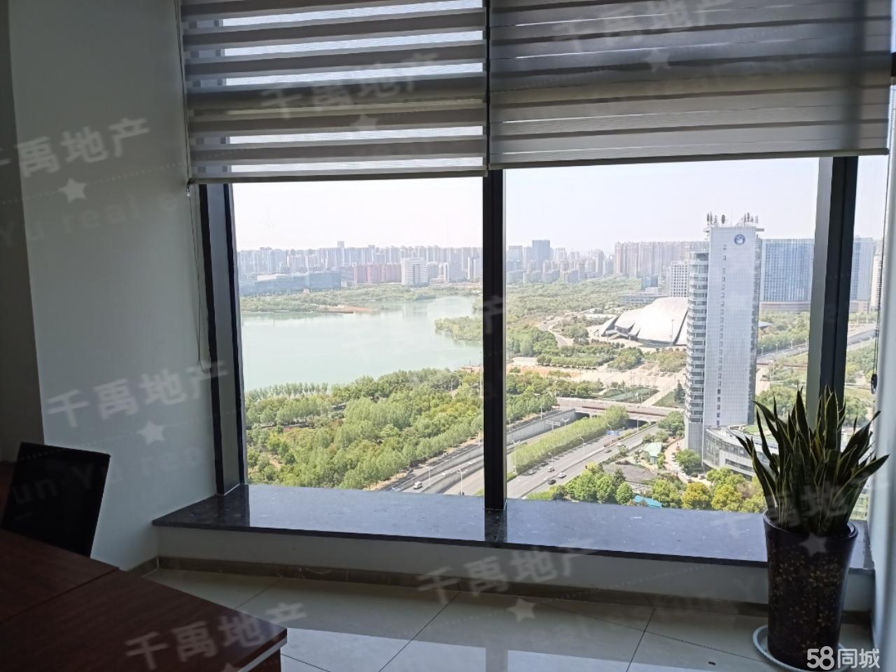 华邦豪装带家具俯览湖景