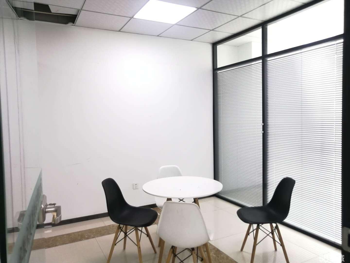 新城国际精装带家具交通便利