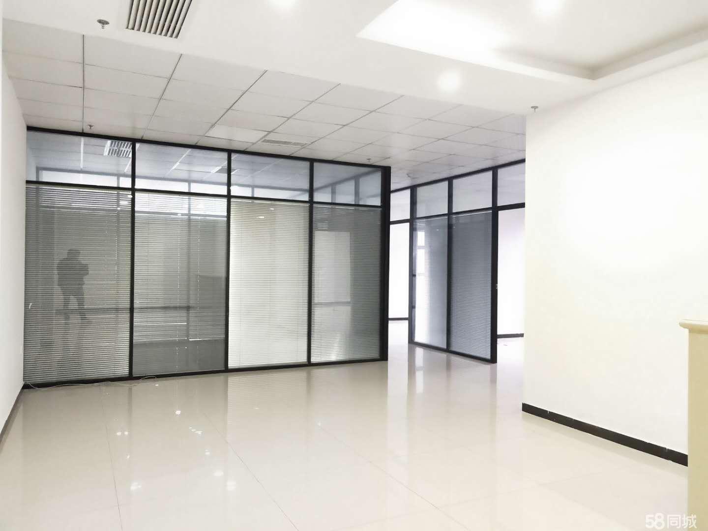 出租迁莺商管电梯口精装修