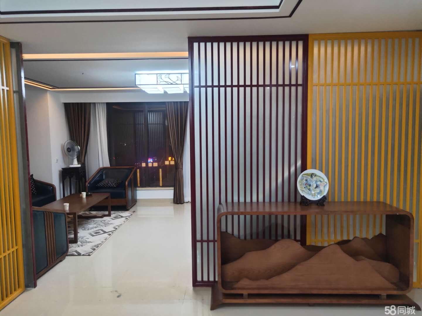 万达银座东南边户家具齐全