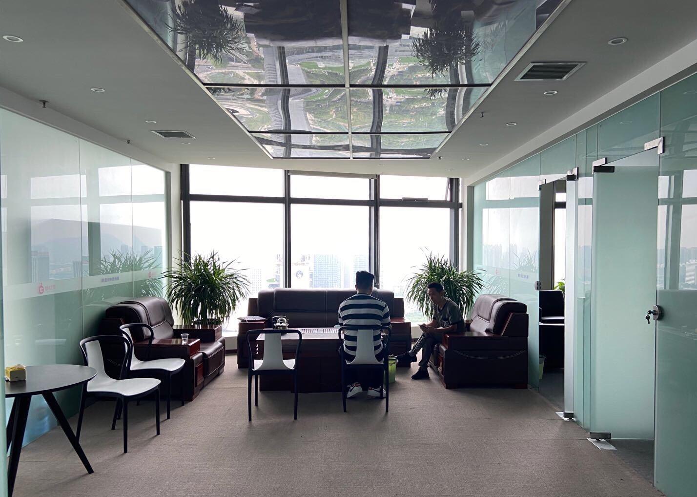 政务区精装可观天鹅湖