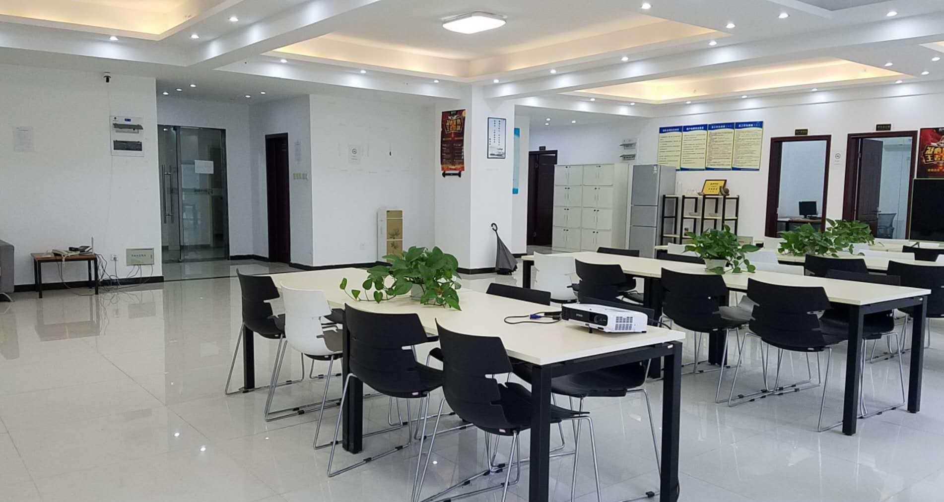 蜀山区精装家具齐全随时看