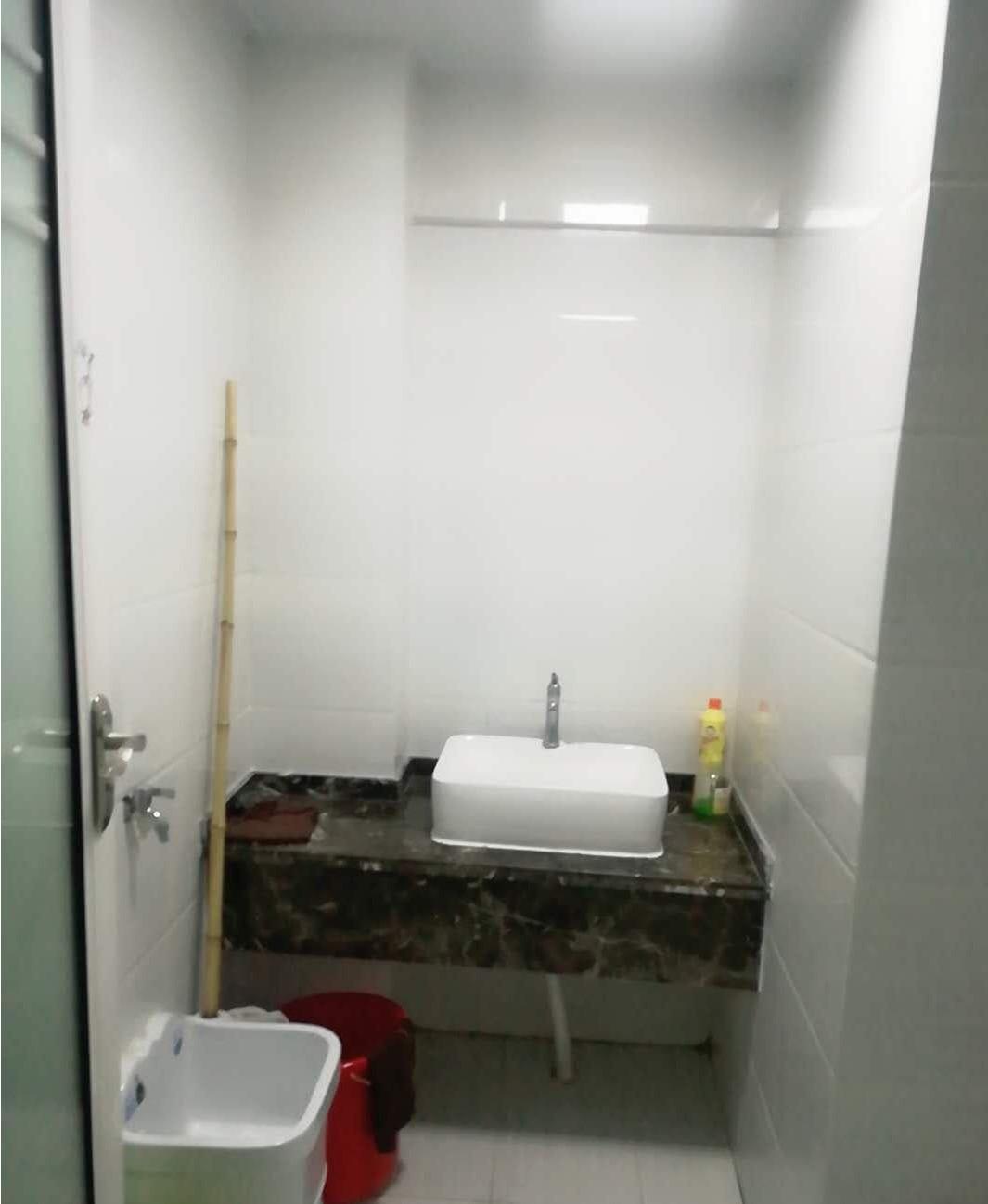 经开区精装毗邻地铁口