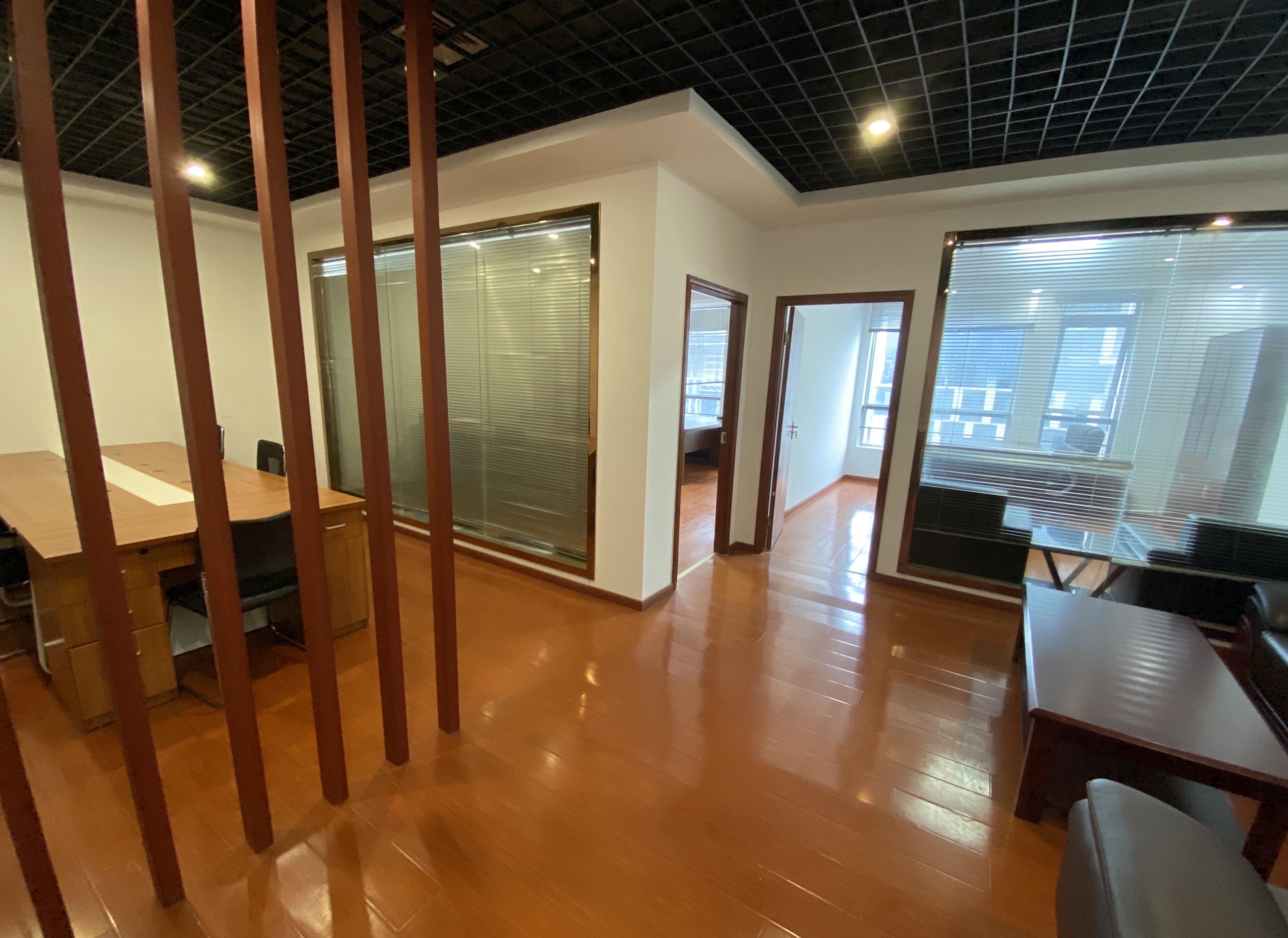 滨湖新区精装环境好拎包办公