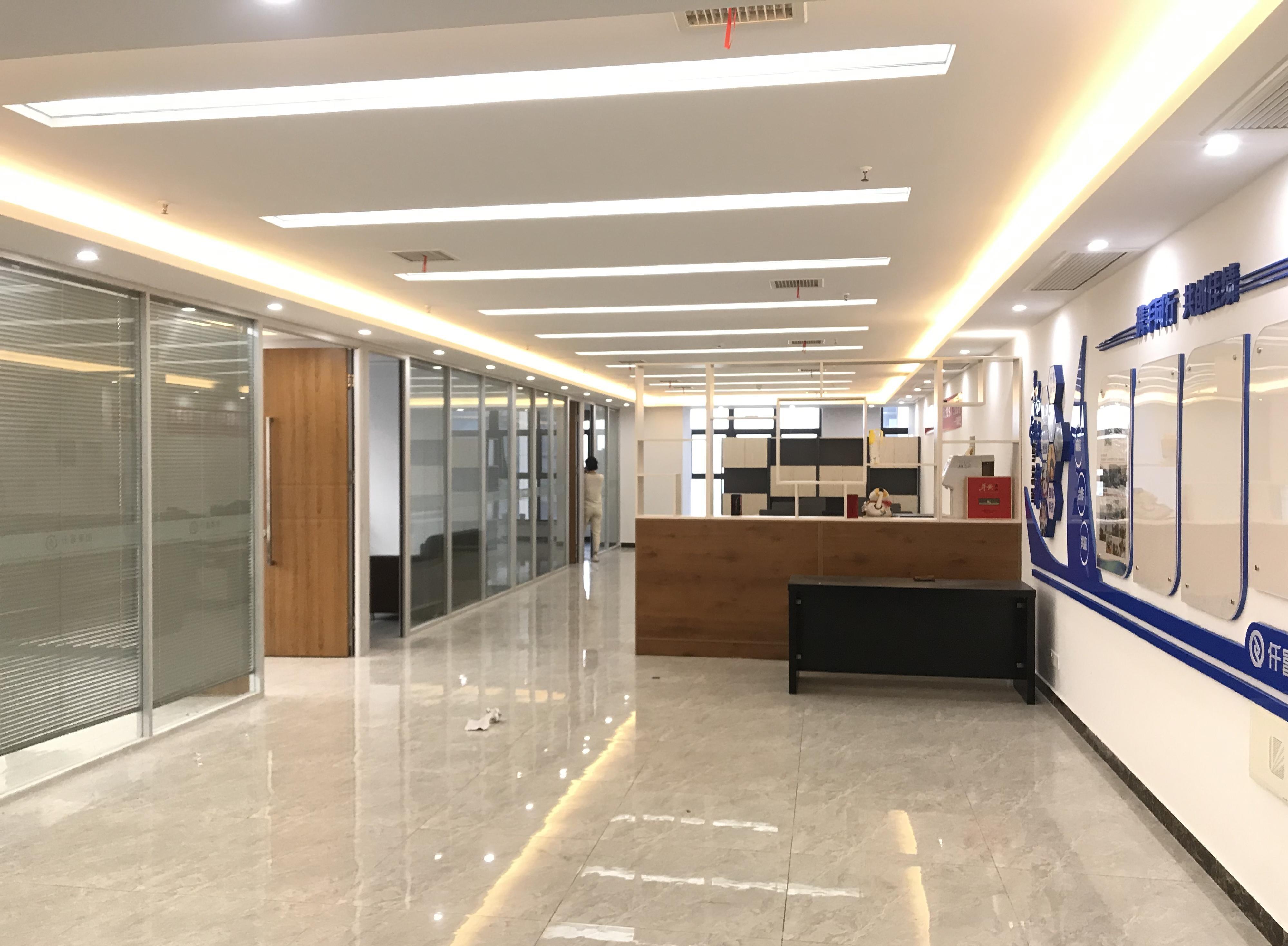 经开区精装交通便利随时可看