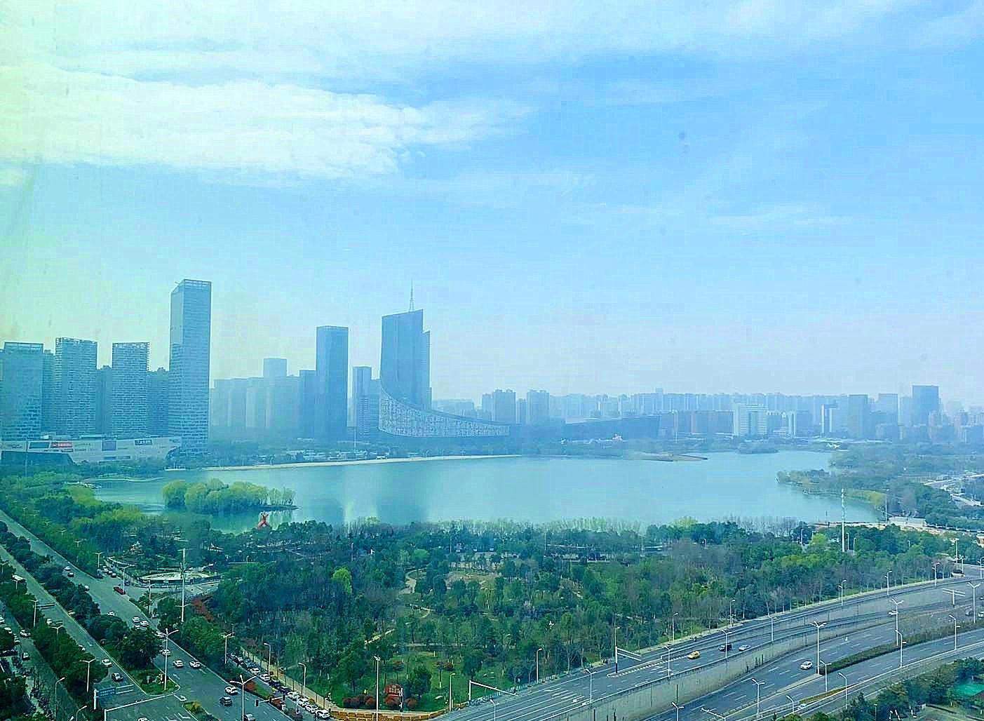 政务区精装高区正对电梯口