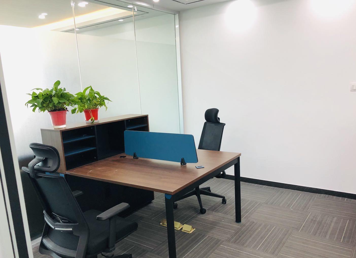 政务区精装交通便利三办一厅