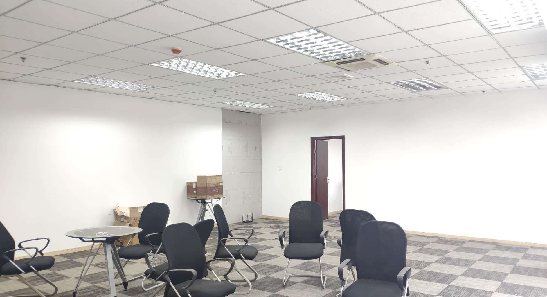 蜀山区精装天鹅湖畔交通便利