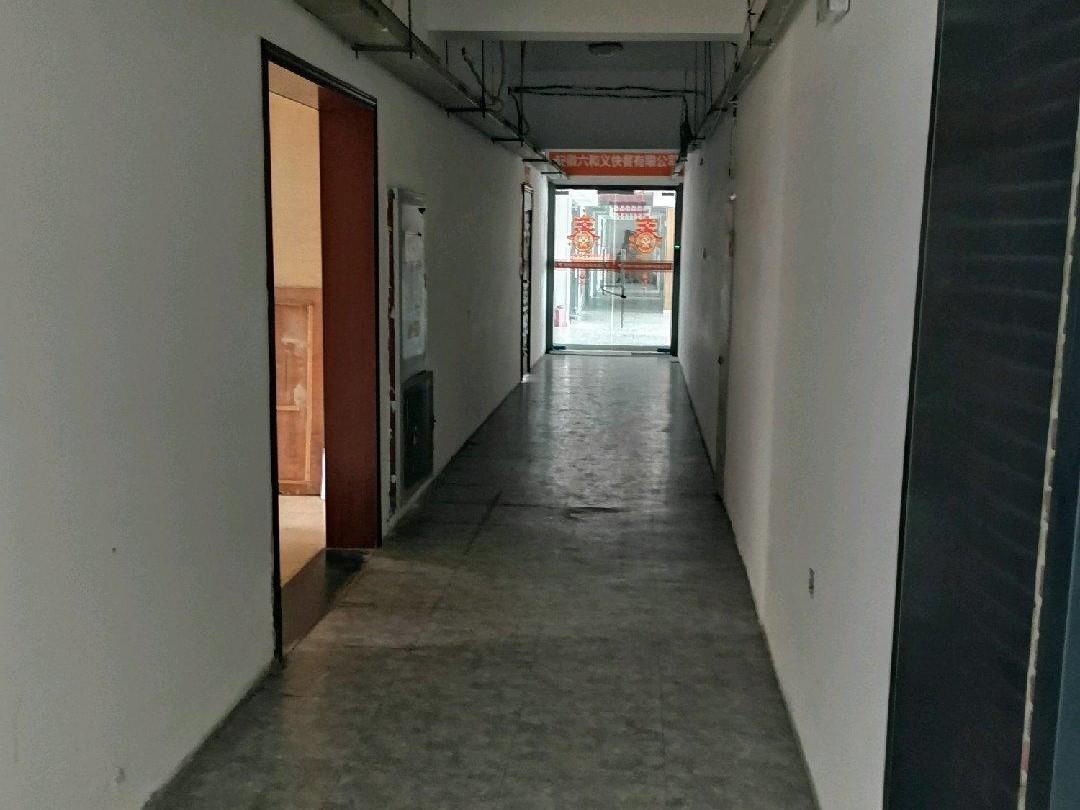 经开区精装高区交通便捷