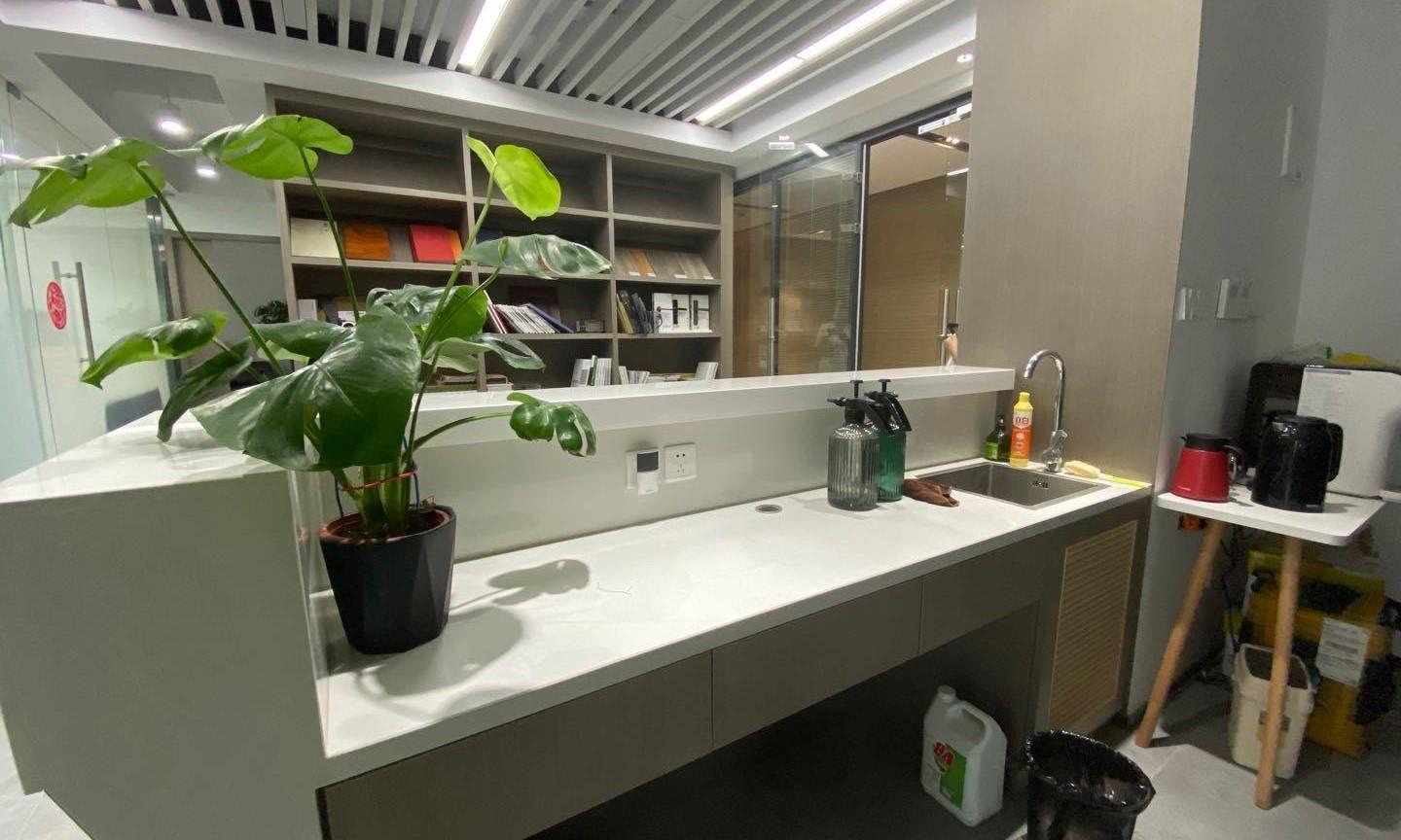 政务区精装带家具送免租期