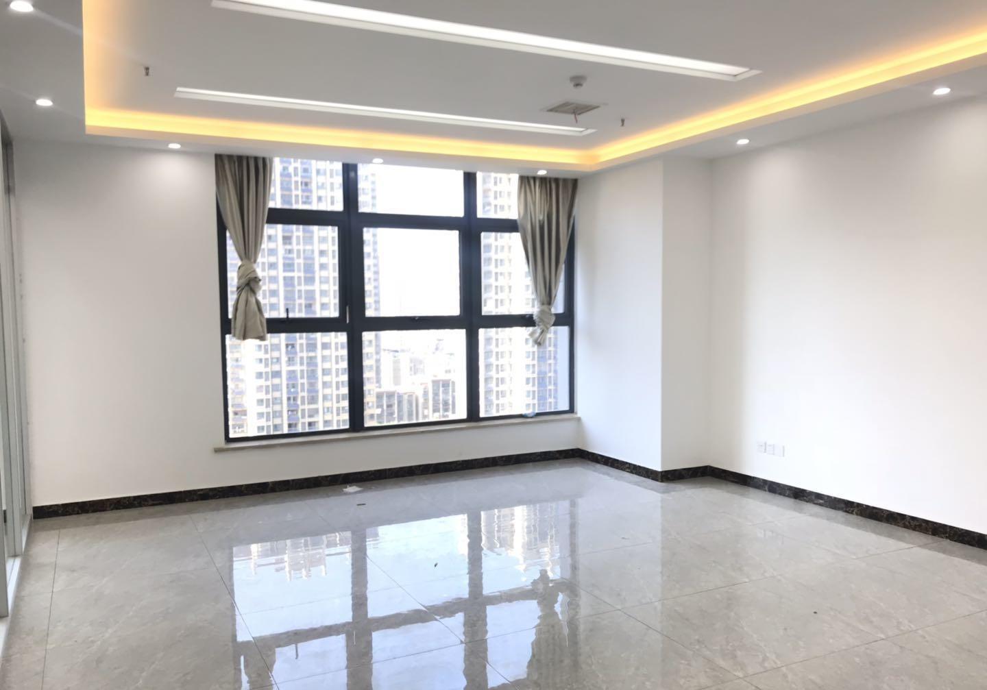 经开区精装带隔断随时可看