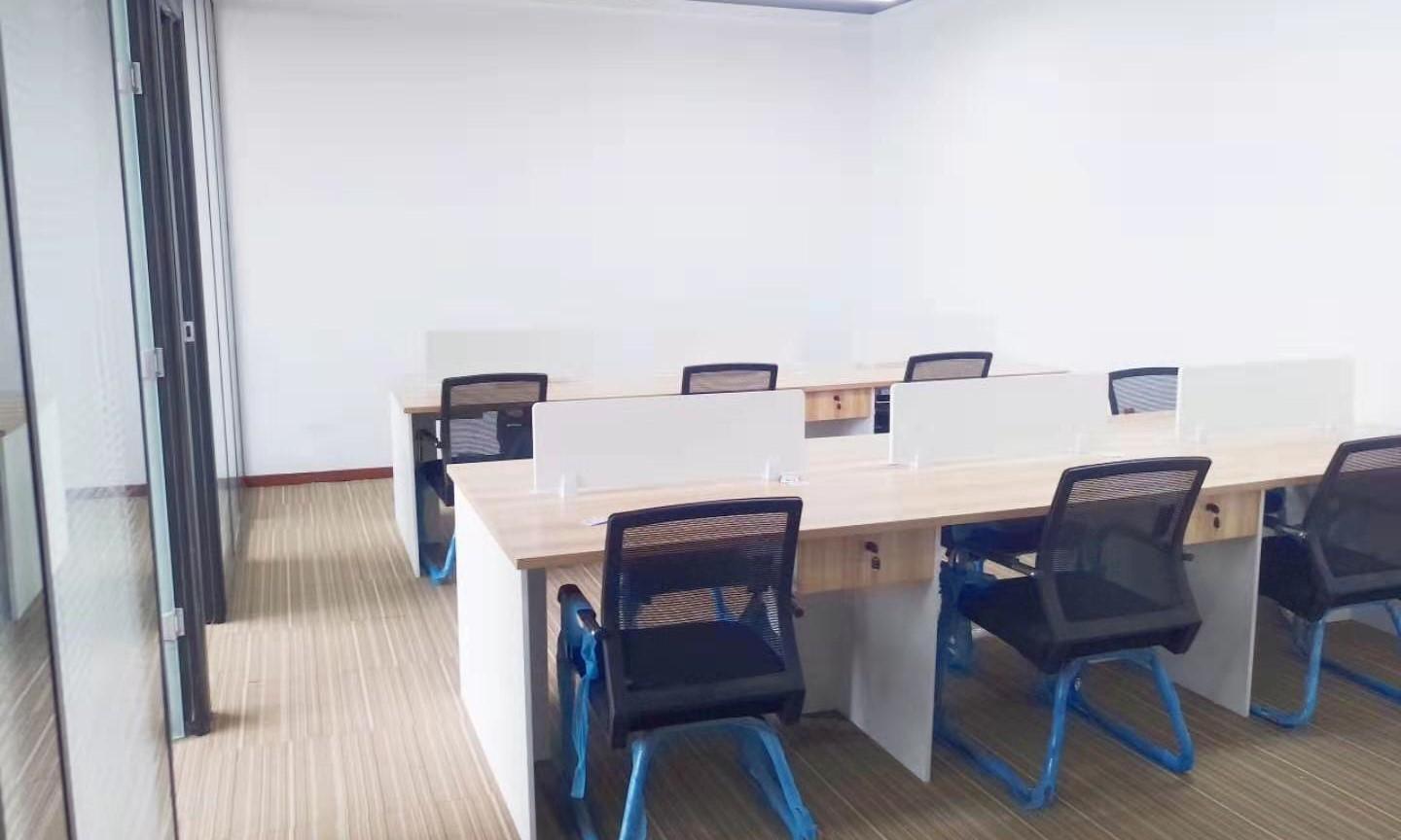 滨湖新区精装带家具朝向视野好