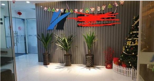 政务区精装高层视野电梯口旁