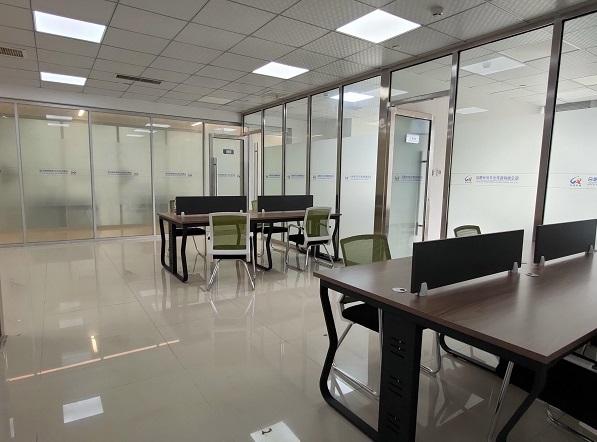 政务区精装带家具交通便捷