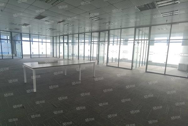 政务区精装电梯旁可观湖景