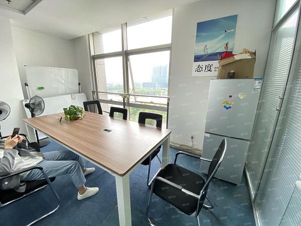 政务区精装布局合理随时看房