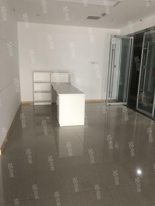 瑶海区精装地铁口电梯旁