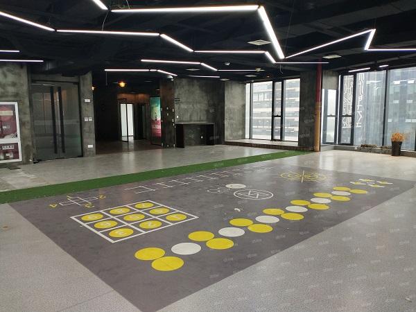 政务区精装可观天鹅湖