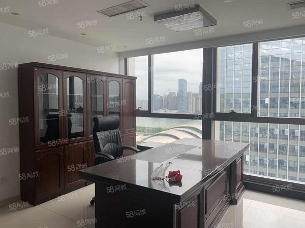 政务区精装带家具采光极佳