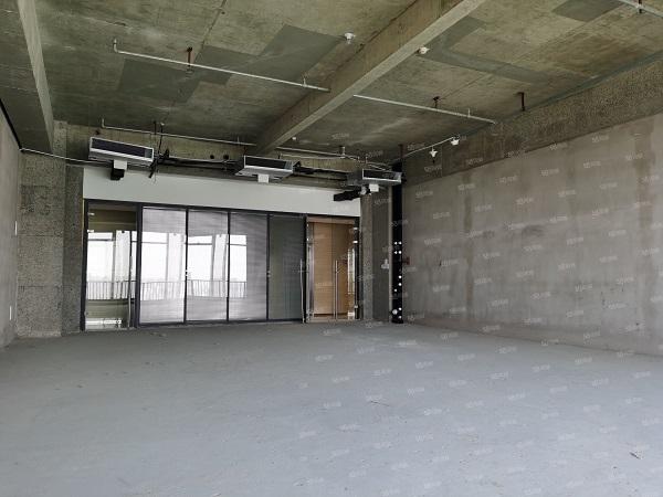 政务区西北户型湖景房