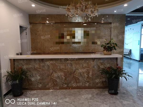 蜀山区精装电梯口旁